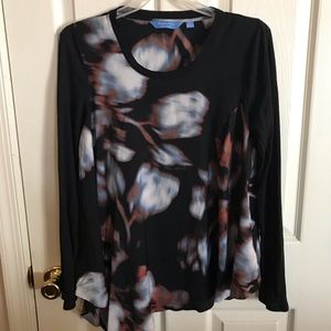 Simply Vera Wang Size M Long Sleeve